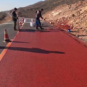 平塘一是彩钢瓦喷漆翻新，地面喷涂